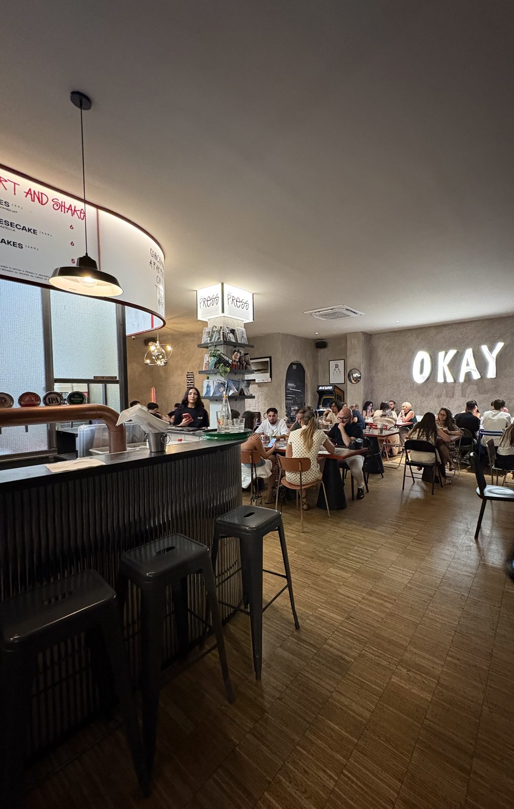 Foto 1 di OKAY Social Food Club